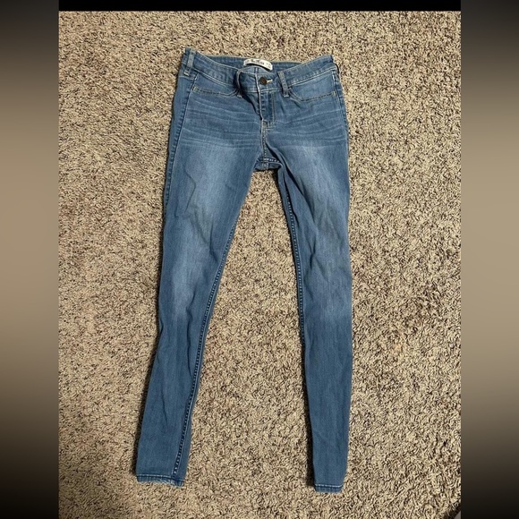 Hollister Skinny Jeans - Picture 1 of 1